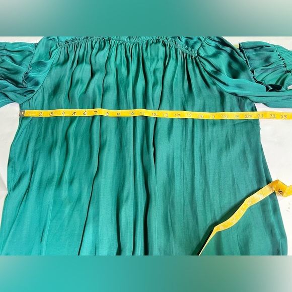 TCEC Emerald green ruched neckline poet sleeve top size M - Picture 11 of 12